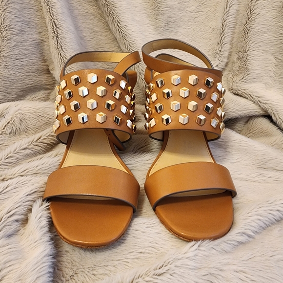 Michael Kors Rockstud Sandals 8.5/39 NWOB - Picture 5 of 5